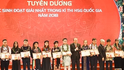 Tuyên dương học sinh, sinh viên dân tộc thiểu số xuất sắc tiêu biểu năm 2018