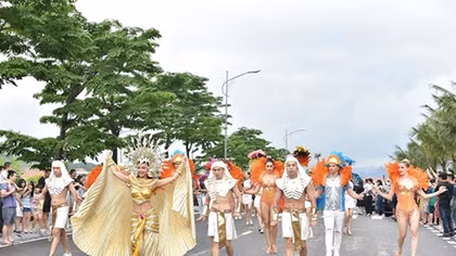 Vũ điệu đường phố nóng bỏng khuấy động Carnaval Hạ Long 2019
