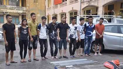 Mang "hàng nóng" đi trả thù cho đàn anh