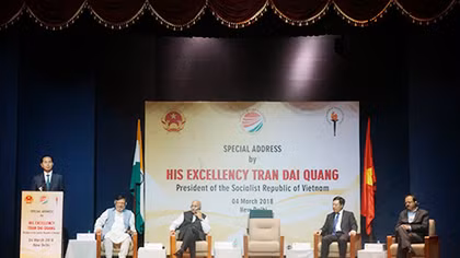  Thông điệp của chính khách