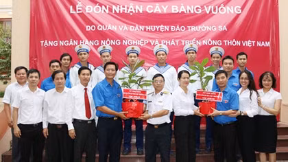 Agribank triển khai nhiều hoạt động thiết thực vì biển đảo quê hương