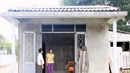 Hàng trăm hộ nghèo làm đơn xin rút khỏi danh sách được hỗ trợ xây nhà ở tránh bão lũ