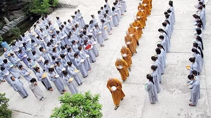Hành hương về “cõi mình” và những chuyện mắt thấy, tai nghe