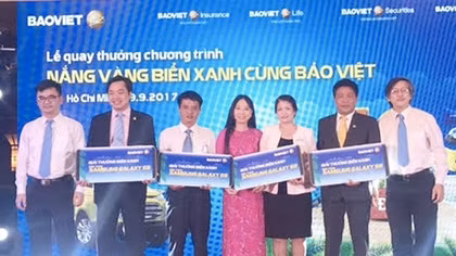 Tri ân khách hàng trong "Nắng vàng biển xanh cùng Bảo Việt"