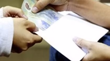 Thẩm phán nhận hối lộ để chạy án