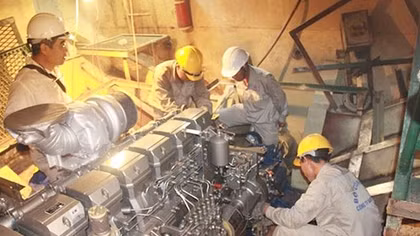 Khẩn trương khắc phục, sửa chữa tàu vỏ thép cho ngư dân Bình Định