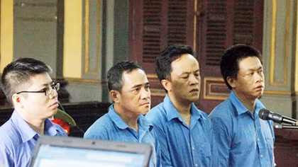 Dấu hiệu bỏ lọt tội trong vụ buôn lậu siêu xe