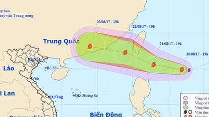 Xuất hiện bão giật cấp 10 gần Biển Đông