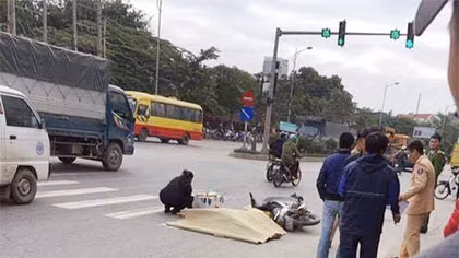 Va chạm với xe khách, người đi xe máy tử vong tại chỗ