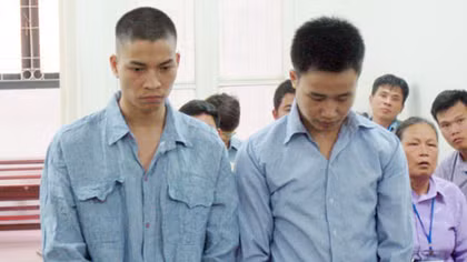 “Tuồn” linh kiện giả từ nước ngoài vào Việt Nam, hai anh em cùng lĩnh án