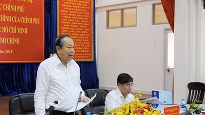 Phó Thủ tướng Trương Hòa Bình làm việc với Cục Hải quan TP Hồ Chí Minh