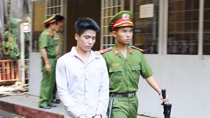 Án mạng bắt nguồn từ... hết mồi nhậu