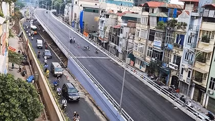 Hà Nội lại “xin” thay thế đê Hữu Hồng bằng bê tông cốt thép