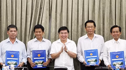 TP Hồ Chí Minh tái bổ nhiệm 18 giám đốc Sở
