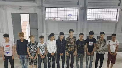 Nhóm đối tượng "ăn chơi lêu lổng" rủ nhau chặn xe " xin đểu"