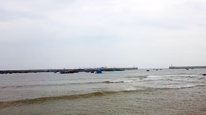 Bạch Long Vỹ gió giật cấp 8, du khách trên Cô Tô đã về hết đất liền