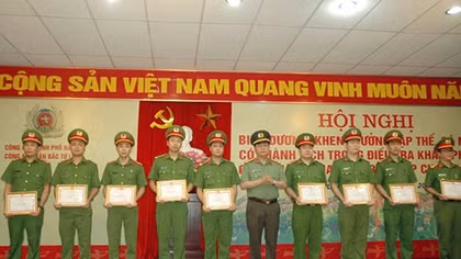 Khen thưởng thành tích triệt xóa 2 đường dây ma túy lớn tại Hà Nội