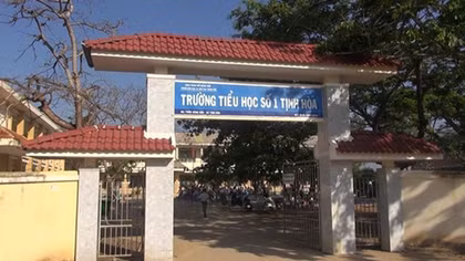 Chó nuôi xông vào trường cắn 6 học sinh tiểu học