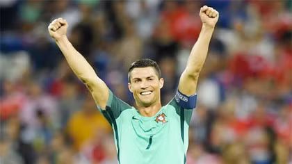 Ronaldo và khoảnh khắc lịch sử