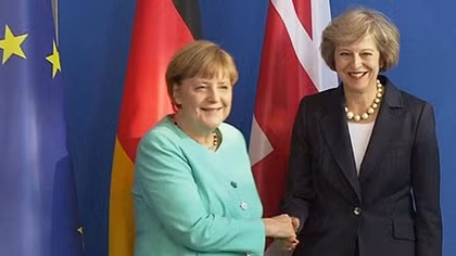 Thủ tướng Angela Merkel và Thủ tướng Theresa May: Những nữ tướng của châu Âu