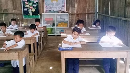 Nuôi “con chữ” trong những lớp học tạm ở vùng cao Trà Khê