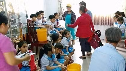 Tạm dừng đề án Sữa học đường sau khi 70 học sinh nhập viện nghi ngộ độc