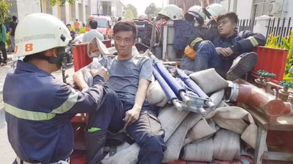 Những “người hùng” lao vào khói lửa cứu người