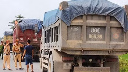 Xử lý 2.611 phương tiện tự cơi nới thùng xe, vận chuyển quá tải trọng