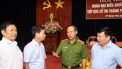Thứ trưởng Lê Quý Vương và Đoàn Đại biểu Quốc hội tỉnh Hưng Yên tiếp xúc cử tri 