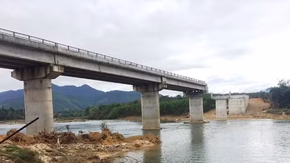 Dự án đường La Sơn – Nam Đông 8 năm chưa hoàn thiện, đã giải ngân vốn hơn 99%