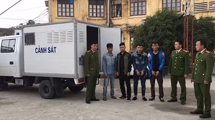 Khen thưởng các tập thể, cá nhân khám phá nhanh vụ dùng chất nổ khủng bố con nợ trong dịp Tết