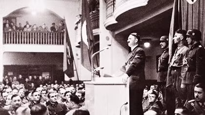 Ai là người đầu tiên mưu sát Adolf Hitler?