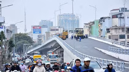 Hà Nội: Thông xe cầu vượt ở nút giao thông Ô Đông Mác - Nguyễn Khoái