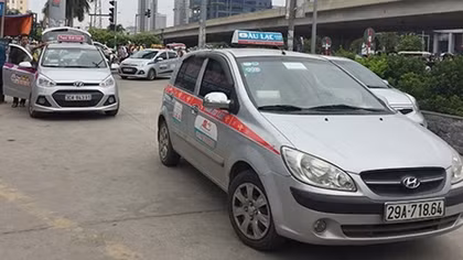 Nghị định mới sẽ định danh để quản lý taxi Uber, Grab
