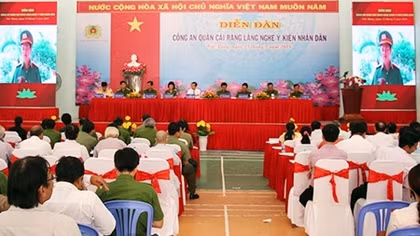Diễn đàn “Công an lắng nghe ý kiến nhân dân”