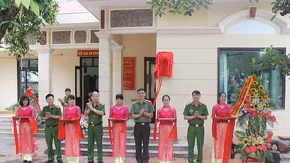 Công đoàn T51 gắn biển công trình "Nhà ăn văn hoá"