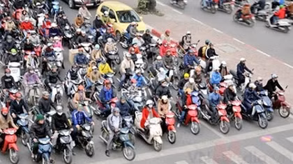 Xe máy còn là phương tiện lưu thông chính trong vài chục năm nữa