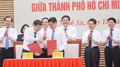 Tỉnh Nghệ An và TP Hồ Chí Minh đẩy mạnh hợp tác phát triển