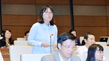 Trong nếp nhà, nếp nghĩ