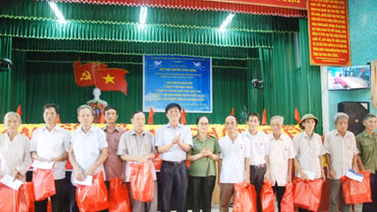  Chia sẻ với những số phận bất hạnh