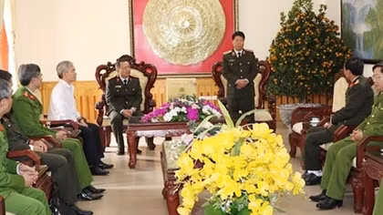 Thứ trưởng Bùi Văn Nam kiểm tra ứng trực, bảo vệ Tết Nguyên đán ở Hà Nam