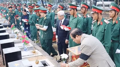 Đưa 44 hài cốt liệt sĩ Quân tình nguyện Việt Nam hy sinh ở Campuchia về lòng đất mẹ