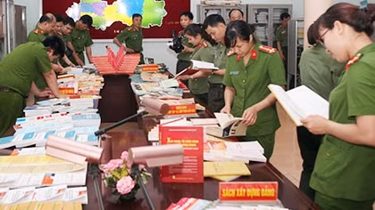 Công an Tuyên Quang với phong trào đọc sách, báo