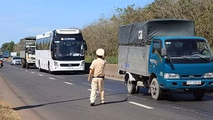 Tổng kiểm soát xe ôtô chở khách, ôtô vận tải container và môtô