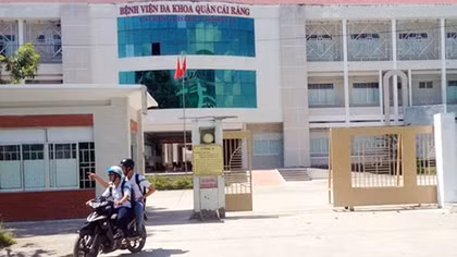 Chuyển nhân viên y tế tự cắt chân sang bệnh viện tâm thần điều trị