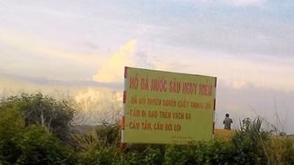 Nhiều phụ huynh chủ quan khi dẫn trẻ vào “hồ tử thần” câu cá