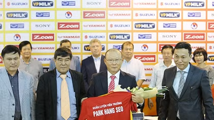 Tân HLV trưởng Đội tuyển Việt Nam Park Hang Seo nói gì trong lễ ra mắt?