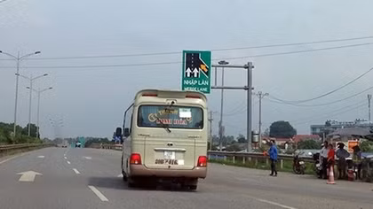 Đừng biến đường cao tốc thành… đường làng