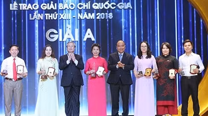 Trang trọng Lễ trao Giải Báo chí quốc gia năm 2018