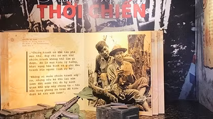 Khai mạc triển lãm “Thư, nhật ký thời chiến”